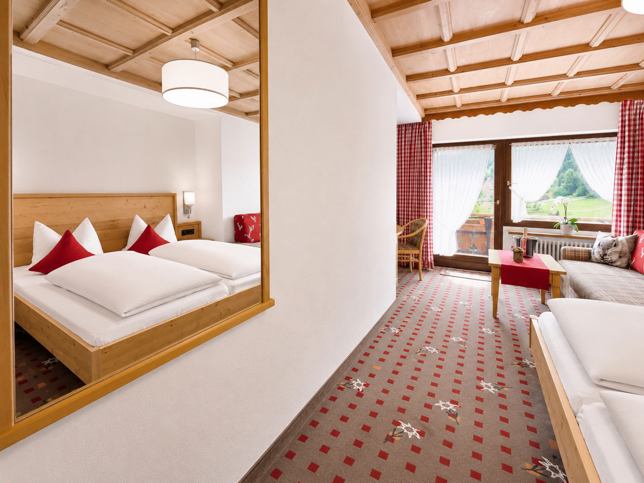 Doppelzimmer mit Balkon Nr5 im Hotel Steigmühle am Weissensee bei Füssen